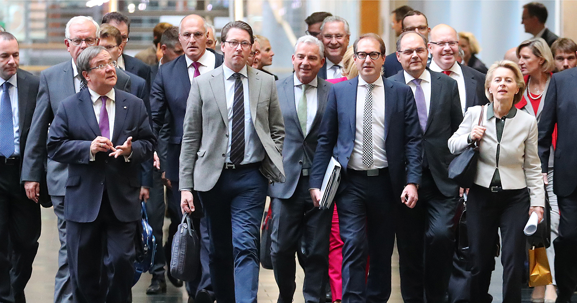 Delegation der CDU/CSU-Fraktion auf dem Weg zu den Sondierungsgesprächen