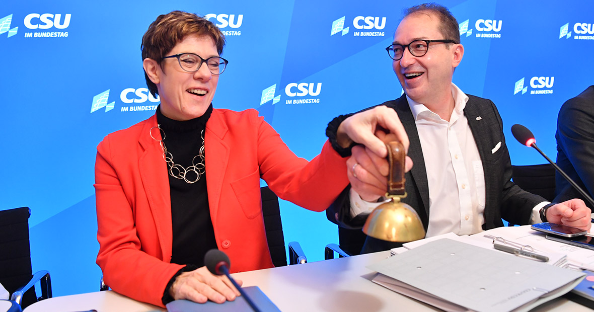 Annegret Kramp-Karrenbauer und Alexander Dobrindt während der Klausurtagung in Kloster Seeon 2019