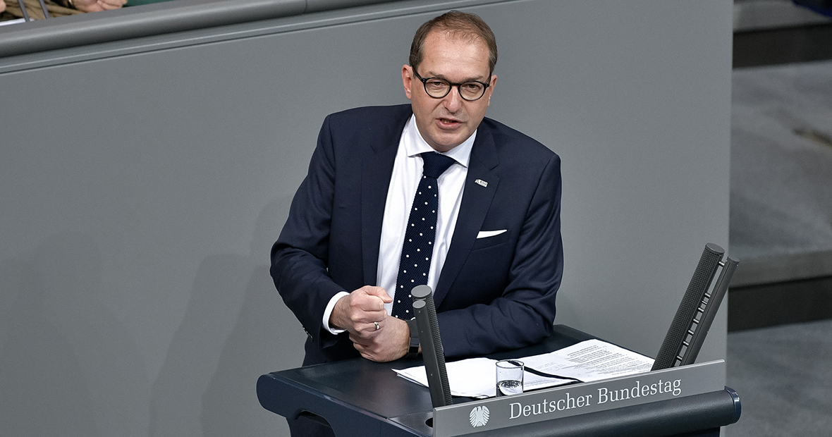 Alexander Dobrindt im Plenum des Deutschen Bundestages