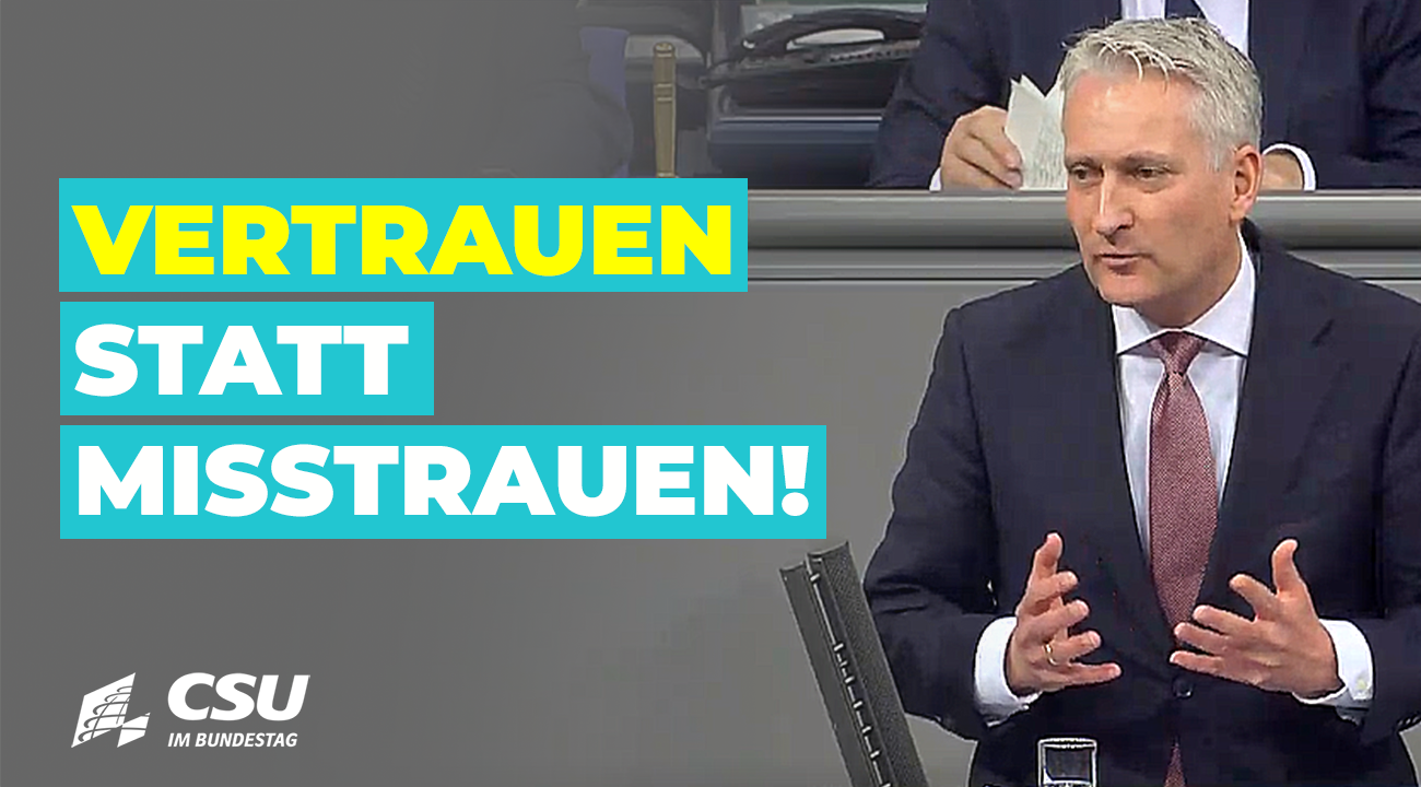 Hansjörg Durz am Rednerpult im Plenum des Deutschen Bundestages