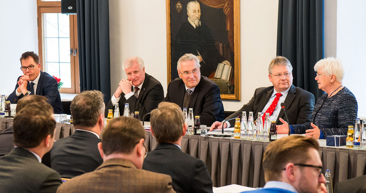 CSU-Landesgruppe im Gespräche mit Bruno Kahl, Präsident des Bundesnachrichtendienstes und Joachim Herrmann, bayerischer Innenminister