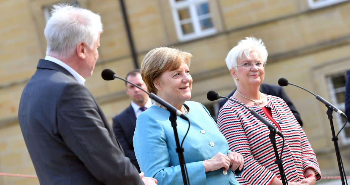 Gerda Hasselfeldt begrüßt Angela Merkel und Horst Seehofer in Kloster Banz