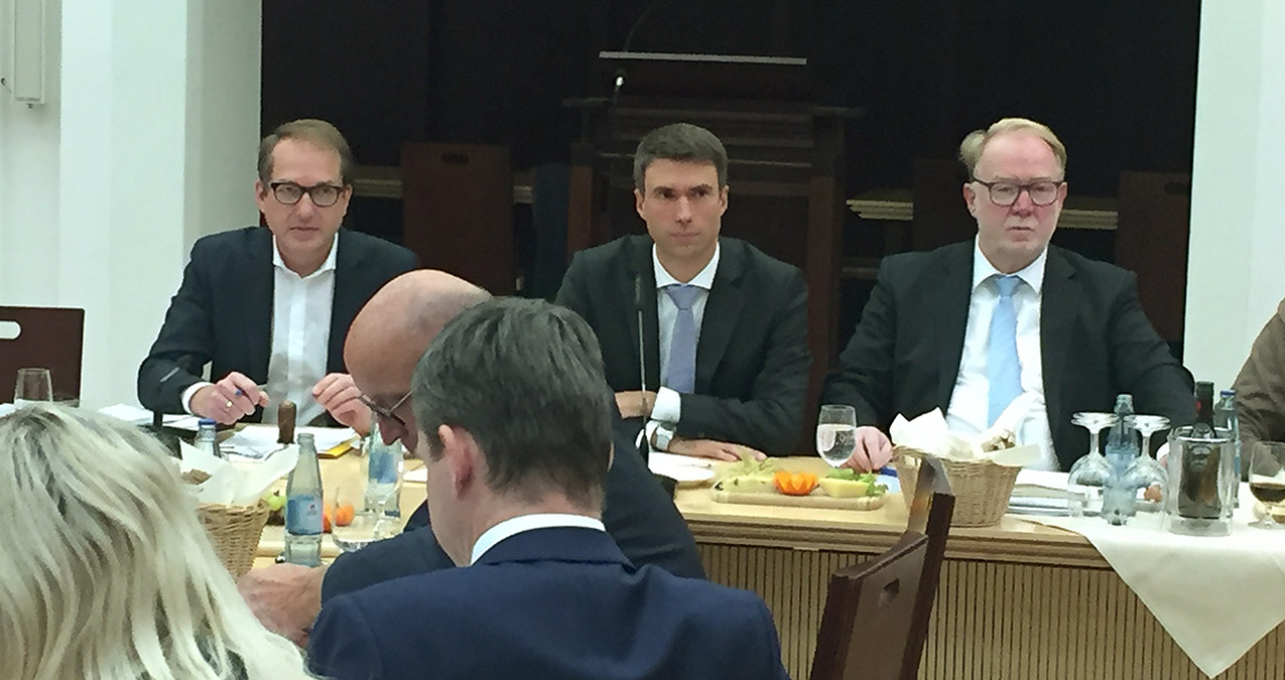 Stefan Müller ist neuer Parlamentarischer Geschäftsführer der CSU-Landesgruppe Stefan Müller ist neuer Parlamentarischer Geschäftsführer der CSU-Landesgruppe