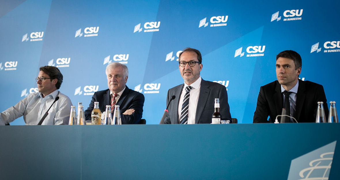 Pressestatement mit Andreas Scheuer, Horst Seehofer, Alexander Dobrindt und Stefan Müller Pressestatement mit Andreas Scheuer, Horst Seehofer, Alexander Dobrindt und Stefan Müller