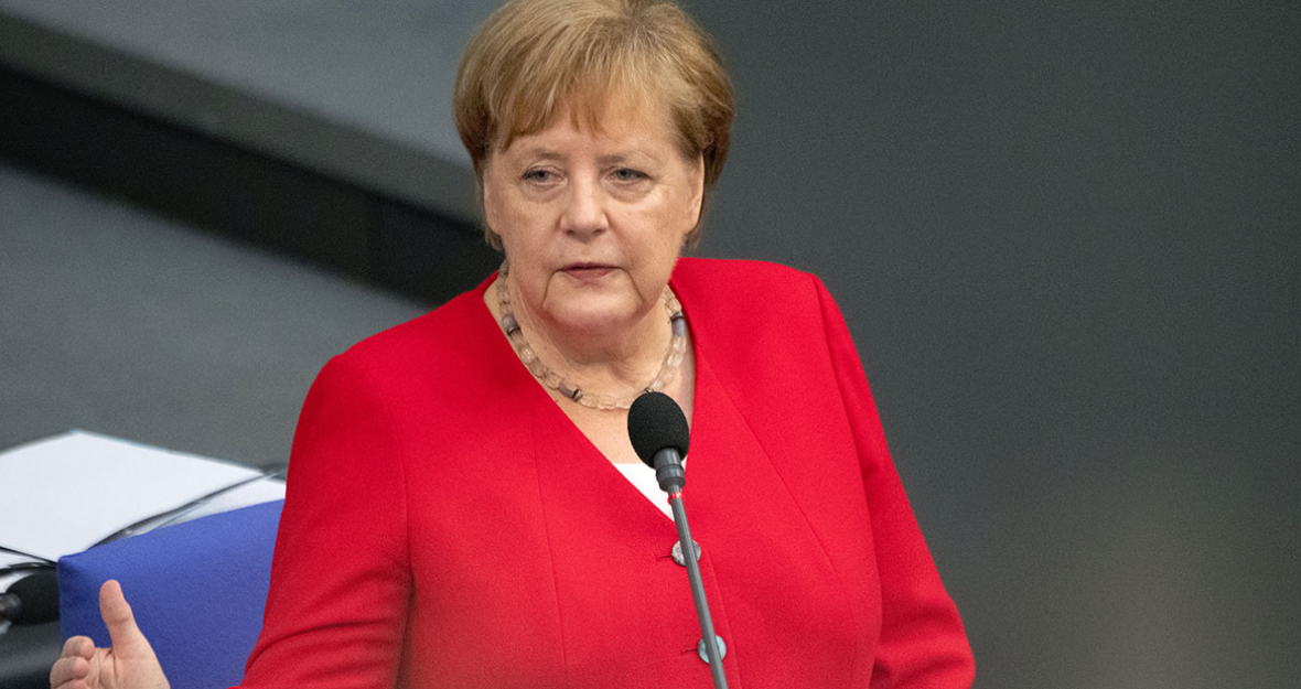 Bundeskanzlerin Angela Merkel im Plenum des Deutschen Bundestages