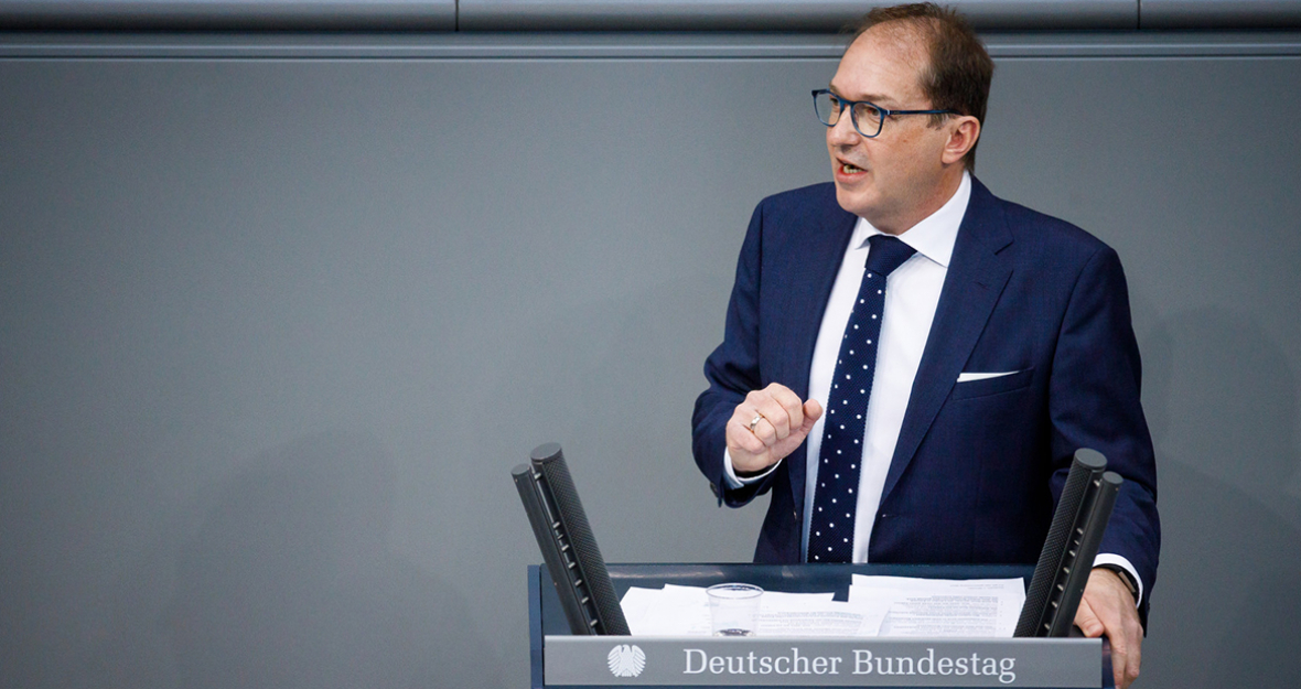 Alexander Dobrindt im Plenum des Deutschen Bundestages