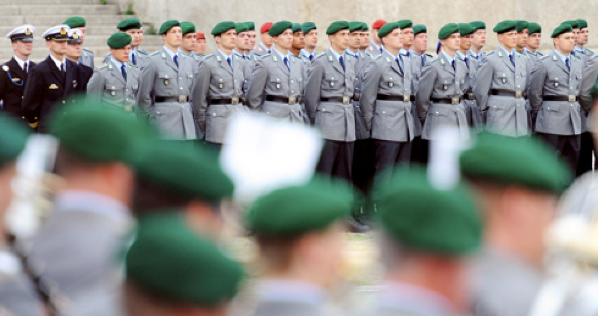 Die Ausbildungsmissionen Kurdistan-Irak und der NATO-Einsatz „Active Fence“ zeigen – Deutschland ist ein verlässlicher Bündnispartner. Die Ausbildungsmissionen Kurdistan-Irak und der NATO-Einsatz „Active Fence“ zeigen – Deutschland ist ein verlässlicher Bündnispartner.