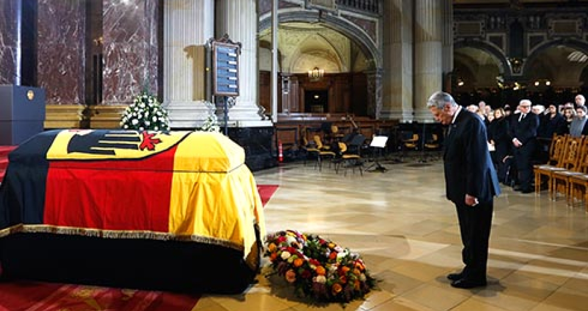 Mit einem bewegenden Staatsakt im Berliner Dom hat Deutschland heute Abschied vom ehemaligen Bundespräsidenten Richard von Weizsäcker genommen. 