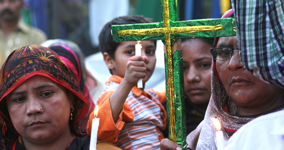 Pakistanische Christen gedenken der Opfer in Lahore