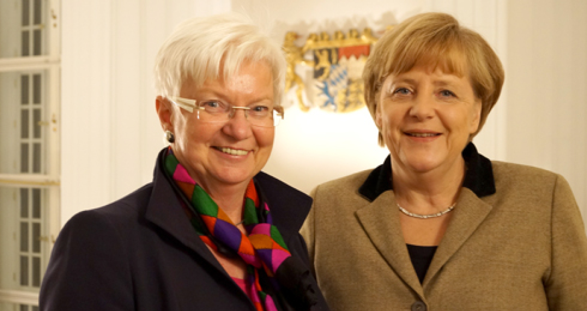 v.l.n.r.: Landesgruppenvorsitzende Gerda Hasselfeldt mit Bundeskanzlerin Dr. Angela Merkel v.l.n.r.: Landesgruppenvorsitzende Gerda Hasselfeldt mit Bundeskanzlerin Dr. Angela Merkel