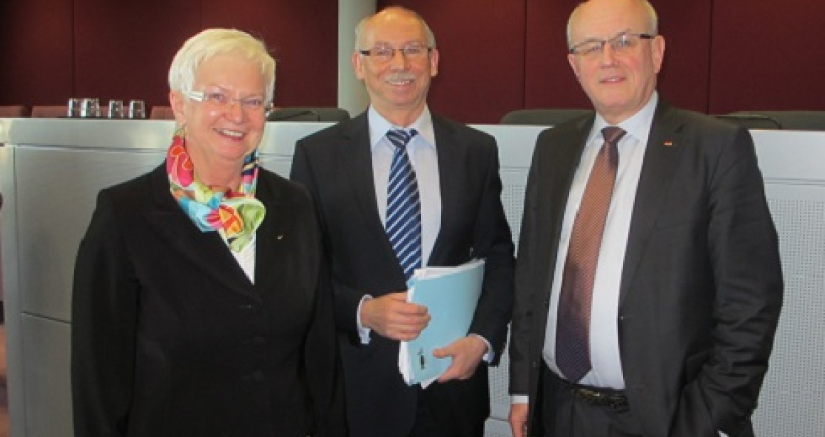 Gerda Hasselfeldt und Volker Kauder treffen EU-Kommissar Lewandowski Gerda Hasselfeldt und Volker Kauder treffen EU-Kommissar Lewandowski