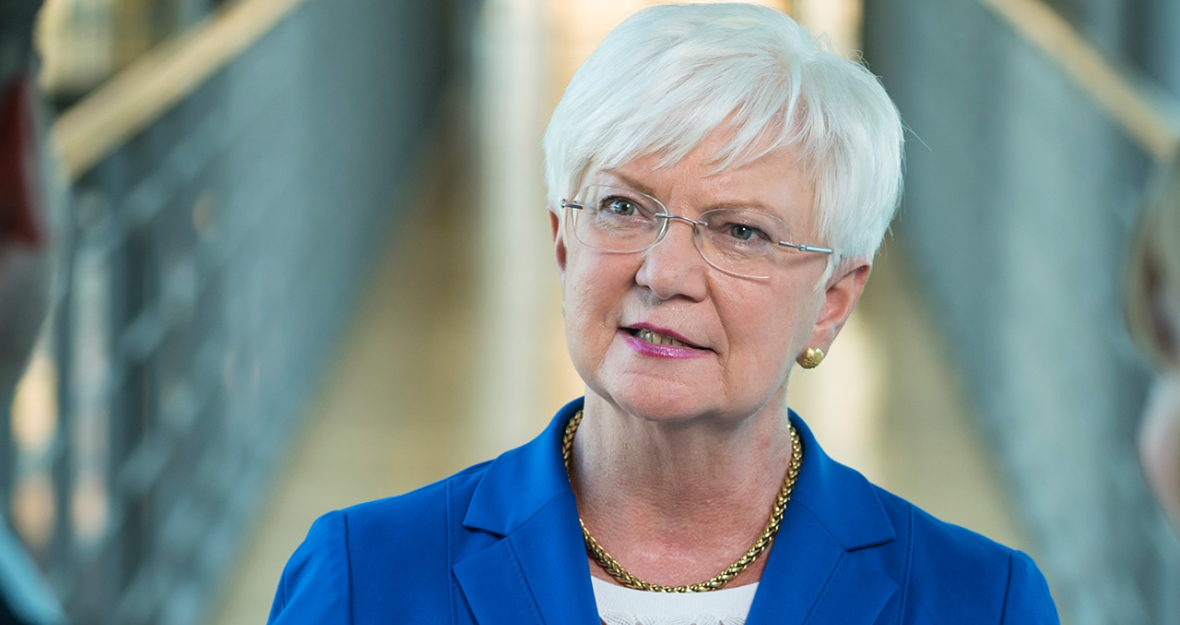 Hasselfeldt: CDU und CSU sind sich einig, dass die Flüchtlingszahlen reduziert werden müssen. CSU-Landesgruppenvorsitzende Gerda Hasselfeldt
