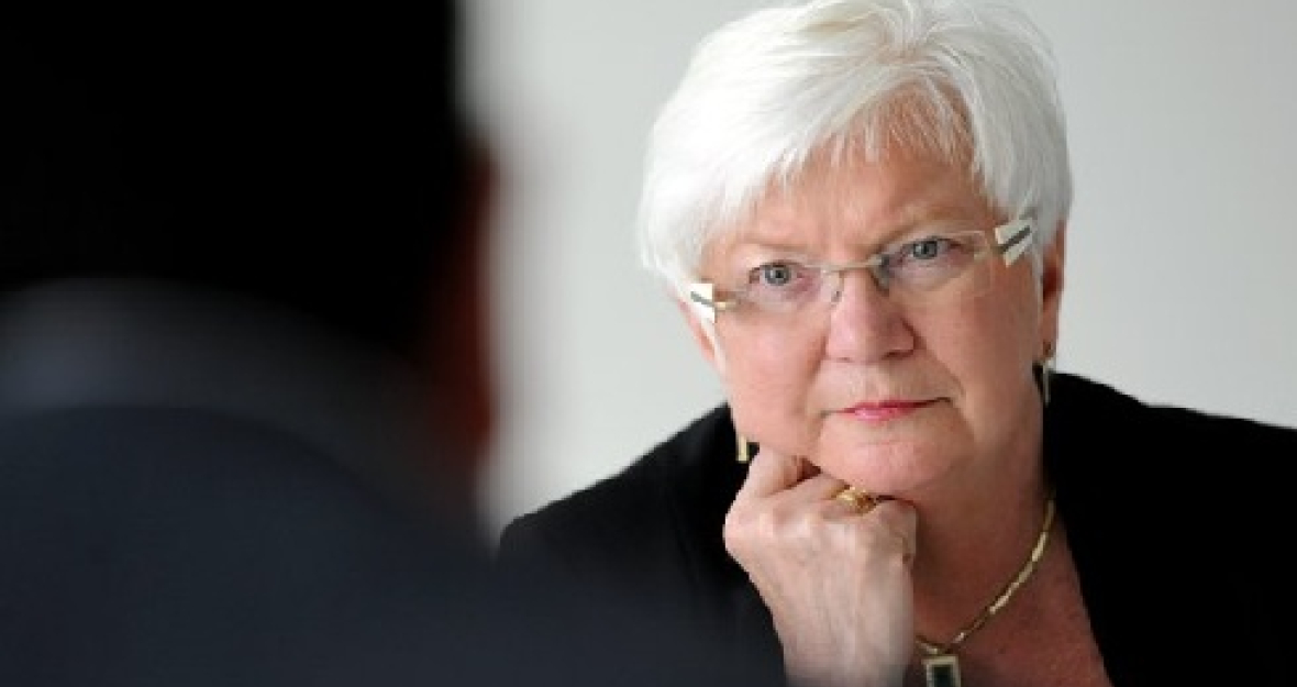 Die CSU-Landesgruppenvorsitzende Gerda Hasselfeldt sprach mit der Passauer Neuen Presse über die Zuwanderung, die AfD und die aktuelle Debatte um einen Euro-Austritt Griechenlands Die CSU-Landesgruppenvorsitzende Gerda Hasselfeldt sprach mit der Passauer Neuen Presse über die Zuwanderung, die AfD und die aktuelle Debatte um einen Euro-Austritt Griechenlands