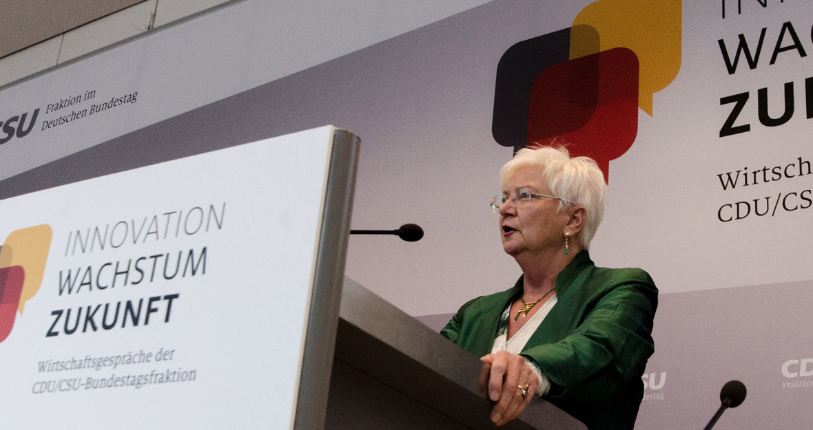 Gerda Hasselfeldt bei der Konferenz der CDU/CSU-Bundestagsfraktion "Ja zu TTIP". Gerda Hasselfeldt bei der Konferenz der CDU/CSU-Bundestagsfraktion "Ja zu TTIP".