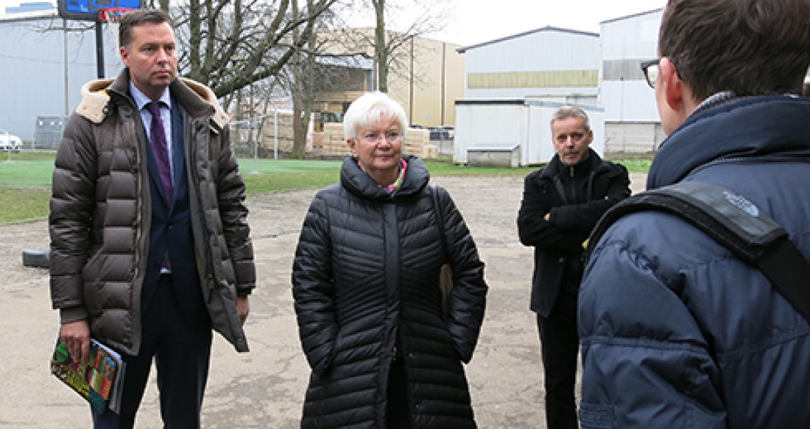 Hasselfeldt und Mayer informieren sich über Modellprojekt für schnelle Asylverfahren