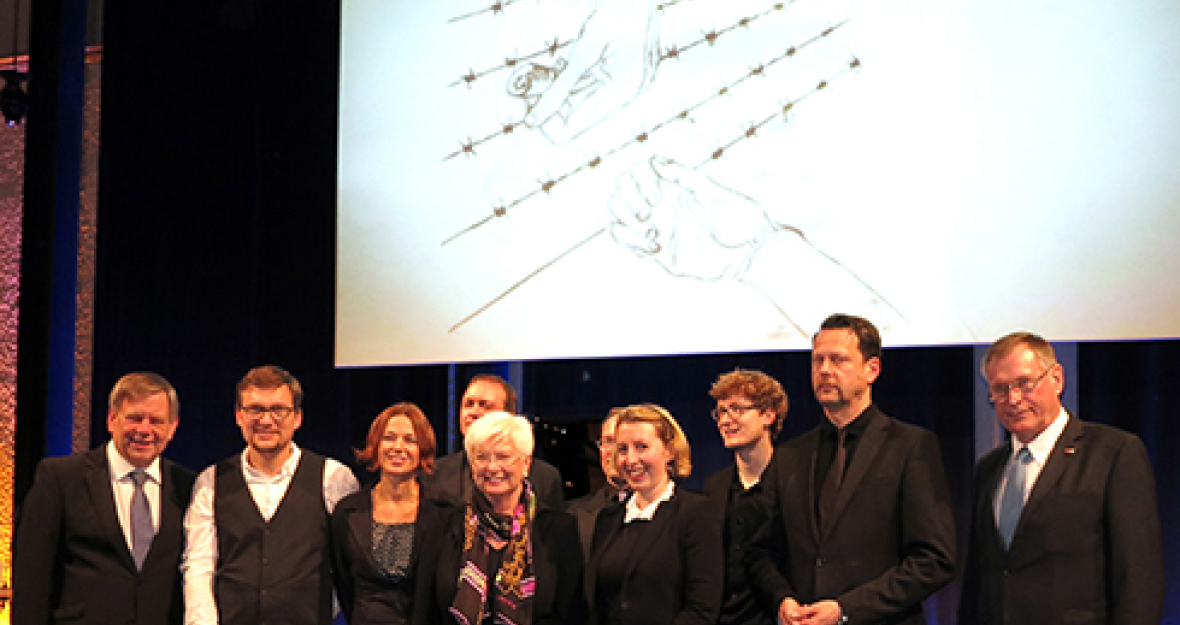 Gerda Hasselfeldt im Kreis der Künstler Gerda Hasselfeldt im Kreis der Künstler