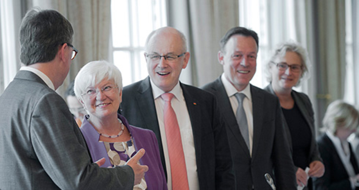 Koalitionsspitzen auf der Klausurtagung auf dem Petersberg_490x275