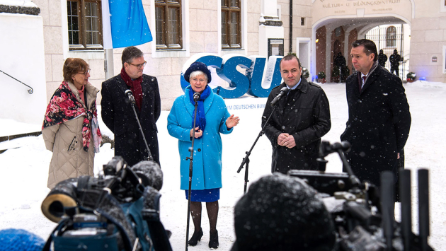 Gerda Hasselfeldt begrüßt Julian King, EU-Kommissar für die Sicherheitsunion