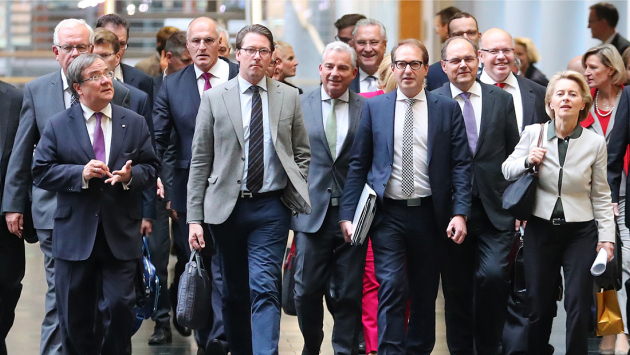 Delegation der CDU/CSU-Fraktion auf dem Weg zu den Sondierungsgesprächen