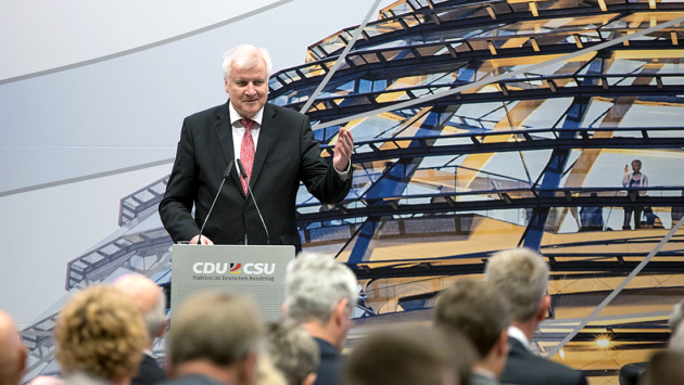 Horst Seehofer spricht auf dem Kongress der CDU/CSU-Fraktion