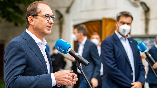 Alexander Dobrindt und Markus Söder beim Pressestatement in Kloster Seeon