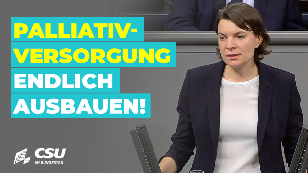 Emmi Zeulner am Rednerpult im Plenum des Deutschen Bundestages