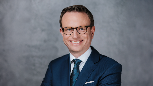 Dr. Hans Theiss