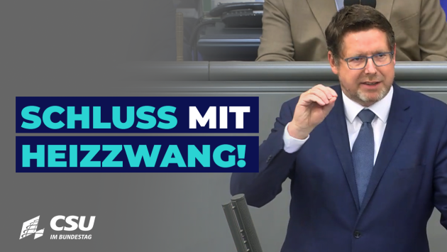 Stephan Stracke am Rednerpult im Plenum des Deutschen Bundestages