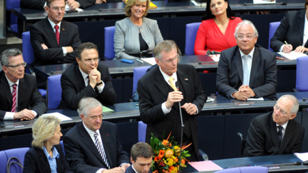 Johannes Singhammer nach seiner Wahl zum Vizepräsidenten im 18. Deutschen Bundestag 