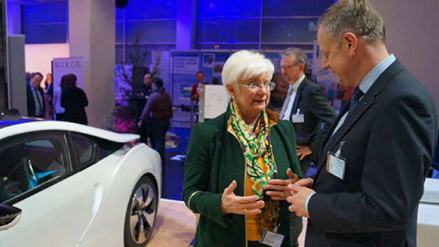 „Wirtschaft und Innovationskraft müssen weiter gestärkt werden“, betonte die CSU-Landesgruppenvorsitzende Gerda Hasselfeldt im Gespräch mit Wirtschaftsvertretern auf dem CSU-Parteitag in Nürnberg.