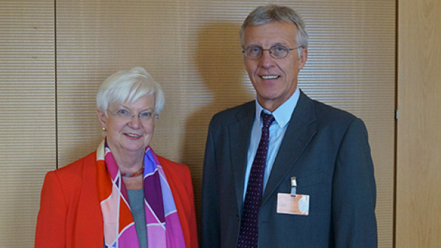 Die Vorsitzende der CSU-Landesgruppe im Deutschen Bundestag, Gerda Hasselfeldt, und der Geschäftsführer der Bayerischen Krankenhausgesellschaft, Siegfried Hasenbein, haben sich jüngst über den aktuellen Gesetzentwurf der Bundesregierung zur Krankenhausstr