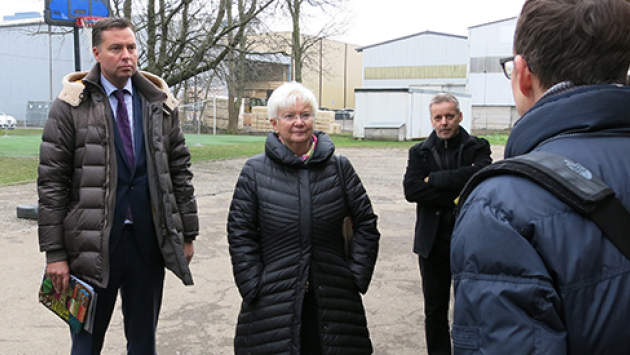 Hasselfeldt und Mayer informieren sich über Modellprojekt für schnelle Asylverfahren