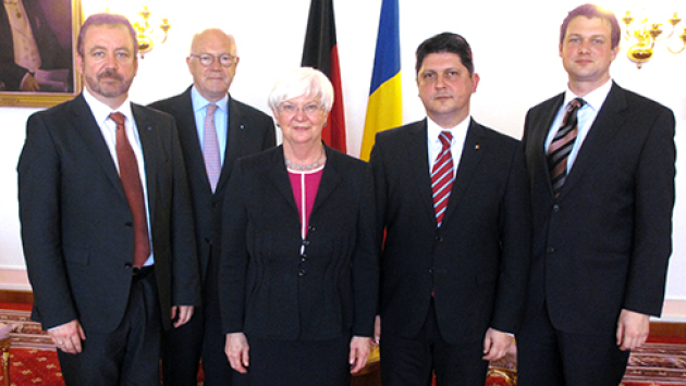 Gerda Hasselfeldt und Delegation beim Gespräch mit dem rumänischen Außenminister, Titus Corlăţean