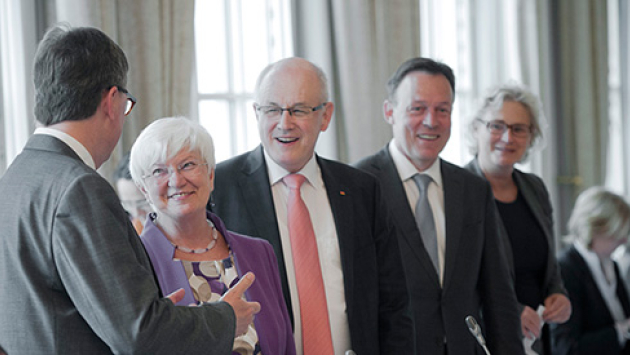 Koalitionsspitzen auf der Klausurtagung auf dem Petersberg_490x275