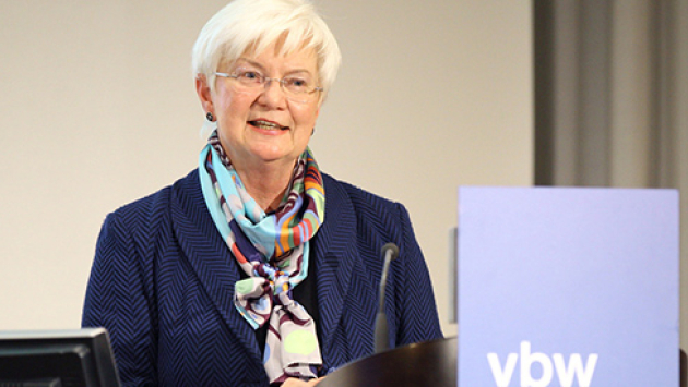 Der „Deutschland hat Zukunft“-Kongress der Vereinigung der Bayerischen Wirtschaft (vbw) hatte die Situation der Frauen in der Arbeitswelt zum Thema. „Junge Mädchen für techniknahe Berufe zu begeistern, ist sehr wichtig“, betonte Gerda Hasselfeldt.