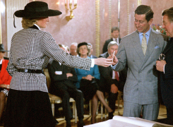 Prinzessin Diana, Prinz Charles und der bayerische Ministerpräsident Franz Josef Strauß in der Stadt München, 1987