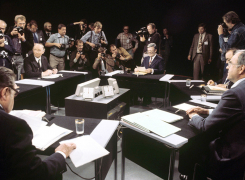 Franz Josef Strauß vor der Fernsehdebatte der Spitzenkandidaten während des Bundestagswahlkampfes 1976