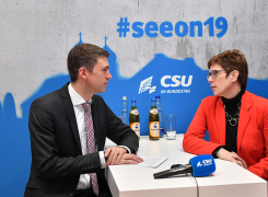 Annegret Kramp-Karrenbauer und Stefan Müller in der Media Lounge 