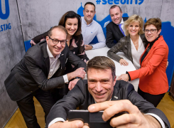 Selfie mit Alexander Dobrindt, Dorothee Bär, Leo Varadkar, Manfred Weber, Daniela Ludwig, Annegret Kramp-Karrenbauer, Stefan Müller