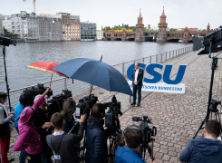 Alexander Dobrindt während der Pressekonferenz