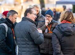 Alexander Dobrindt im Gespräch mit Journalisten