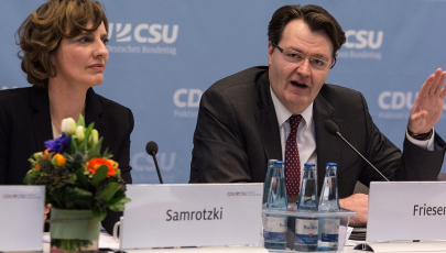 Moderatorin Tanja Samrotzki (l.) und Michael Frieser (r.) 