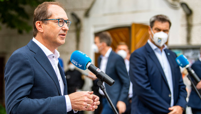 Alexander Dobrindt und Markus Söder beim Pressestatement in Kloster Seeon