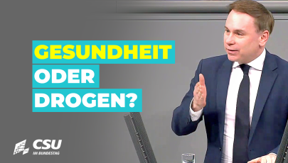 Volker Ullrich am Rednerpult im Plenum des Deutschen Bundestages