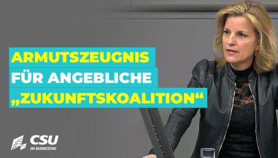 Daniela Ludwig am Rednerpult im Plenum des Deutschen Bundestages