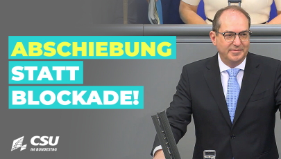 Alexander Dobrindt am Rednerpult im Plenum des Deutschen Bundestages