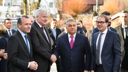 Alexander Dobrindt begrüßt Viktor Orbán 